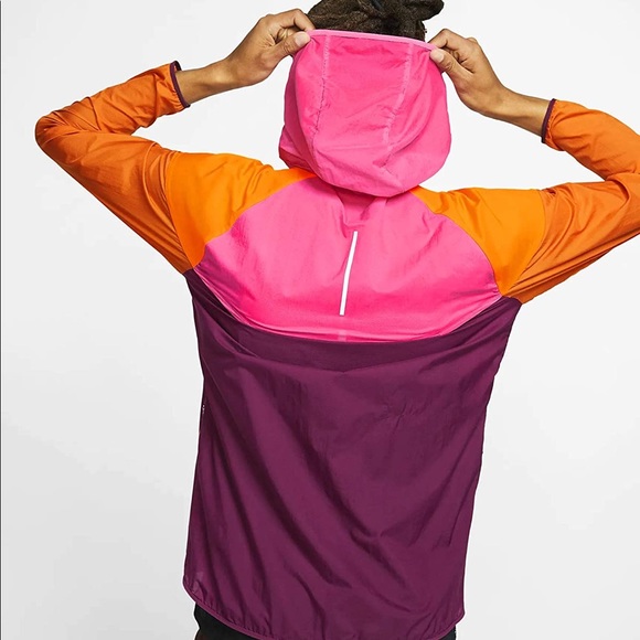 nike windrunner men's running jacket